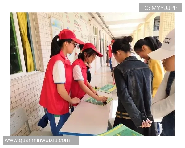 香港足球明星队莅临汕尾展开友谊赛助力本地足球发展活动盛况空前 香港足球明星队莅临汕尾展开友谊赛助力本地足球发展活动盛况空前