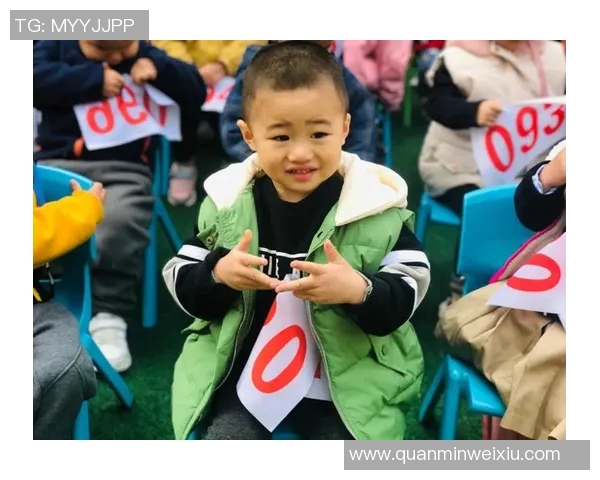 小朋友足球明星飞球精彩瞬间尽显童趣与激情